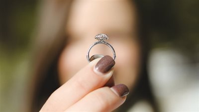 «ابن أمه لأ».. إشارات تدفعك لفسخ الخطوبة فورًا