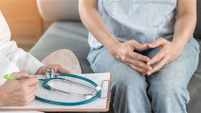 «اعرفيها في الحمام».. أعراض مبكرة تكشف عن الإصابة بورم سرطاني