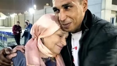 لم شمل أردني ووالدته المصرية.. بعد غياب 43 عامًا