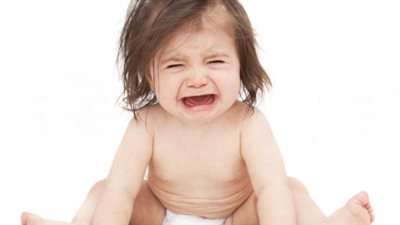 أم تشكو: ابنتي تذهب إلى الحمام كل 4 أيام.. وطبيبة ترد