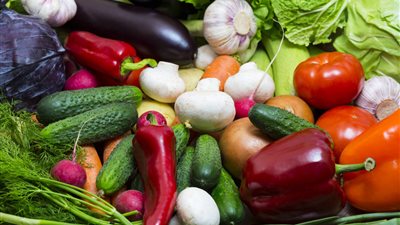 أسعار الخضروات اليوم الخميس.. الطماطم ترتفع لـ 6 جنيهات للكيلو والبطاطس تصل 7.5