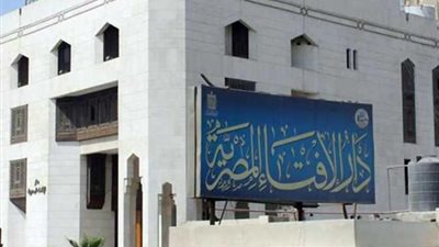 «الإفتاء» توضح حكم قراءة القرآن قبل الأذان يوم الجمعة