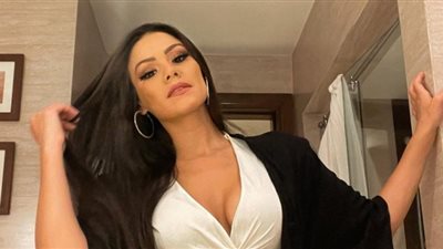 نشرة أهل الفن.. لوك لورديانا.. هدية هاني شاكر.. احتفال داليا البحيري بزواجها