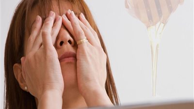 «بلاش فرك فيها».. 5 أسباب لهالات العينين السوداء