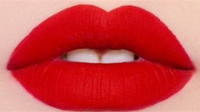 تعلمى كيف تصنعين أحمر الشفاه في المنزل؟