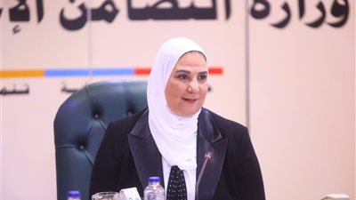 نيفين القباج تسلم جوائز مسابقة برنامج التضامن الاجتماعي «5 تركيز»