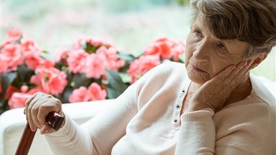 في ذكرى وفاة مكتشفه.. كيف تتجنبين الإصابة بمرض الزهايمر؟