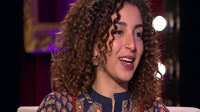 قُبلة «صاحبتي» تعرض كوثر يونس للانتقادات