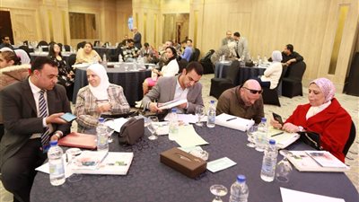 إيمان كريم تكرم المتميزين من ذوي الإعاقة في التعليم العام والأزهري