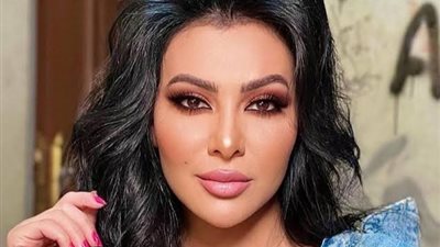 ميرهان حسين تقلد الفنانات مع إسعاد يونس في «صاحبة السعادة»