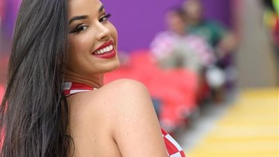 ملكة جمال كرواتيا إيفانا نول تهاجم ميسي وتنصف هذا اللاعب بكأس العالم (صور)