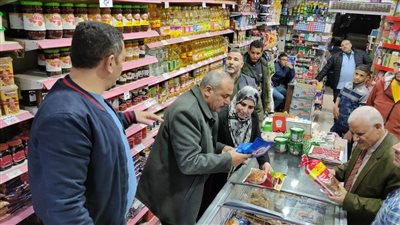 مديرية التموين بسيناء تشن حملة على الأسواق لتوعية التجار بالإعلان عن الأسعار 