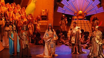 حدث في مثل هذا اليوم، أول عرض لأوبرا عايدة واحتراق مكتبة الكونجرس