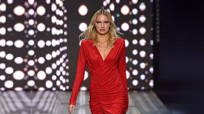 فساتين سهرة جريئة ومميّزة لوصيفات العروس 