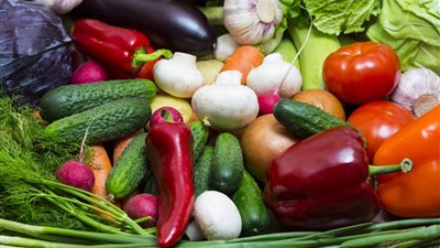 أسعار الخضروات اليوم الأحد.. الطماطم تتحرك والبسلة تصل 14 جنيهًا للكيلو	