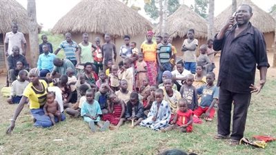 سيدة تتغزل في زوجها بعدما أنجب 102 طفل ولديه 568 حفيدا