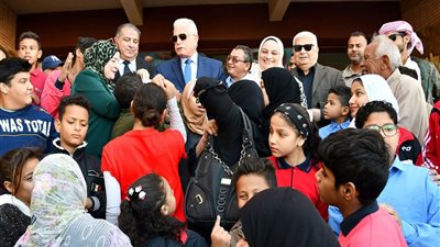 توزيع مساعدات مالية ومادية للأسر الأكثر احتياجا بجنوب سيناء (صور)