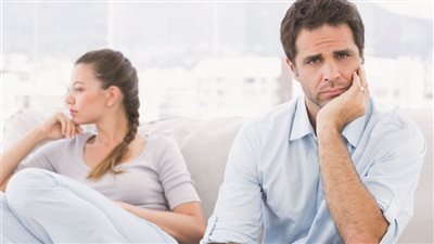 زوجة تبكي أمام المحكمة: «حاول إجهاضي ودمر حياتي وعذبني»