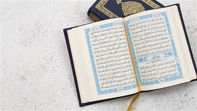 ما حكم الشرع في قراءة سورة الكهف جماعة يوم الجمعة؟ علي جمعة يجيب