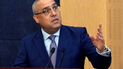 وزير الإسكان يتابع الموقف التنفيذي لعدة مشروعات بالعاصمة الإدارية الجديدة