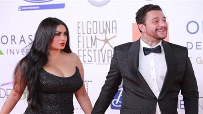 ندى الكامل تختتم 2022 برقصة في حفل محمد منير