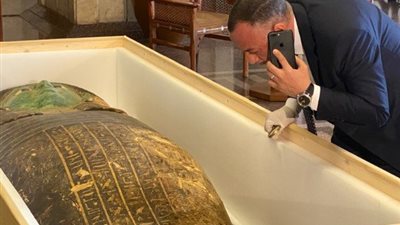 طوله أكثر من ثلاثة أمتار| تعرفي على «التابوت الأخضر» الذي تم استعادته (بالتفصيل)