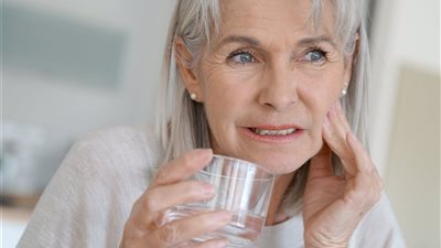 « تطيل العمر» دراسة أمريكية تكشف العلاقة بين الماء والشيخوخة