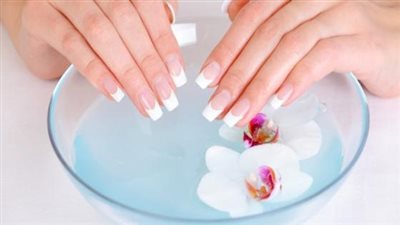 « دون الذهاب لصالونات التجميل » خطوات بسيطة للاهتمام بأظافركِ