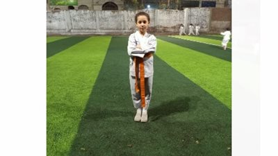 ثراء طارق تحصل على الحزام البرتقالي في الكاراتيه من «جولدن فايتر»