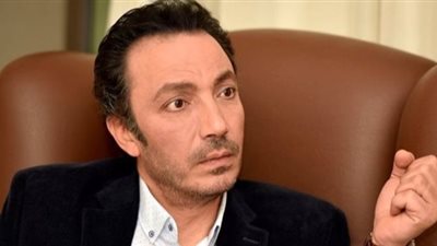 الموت يُغيب والدة الفنان طارق لطفي بعد صراع مع المرض