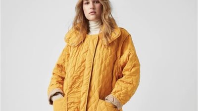 طرق تساعدكِ على ارتداء المعاطف الملونة لشتاء 2023