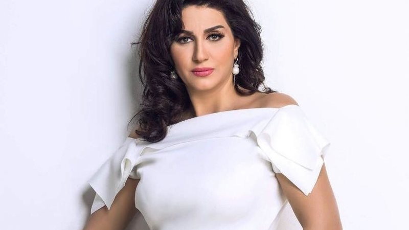 وفاء عامر