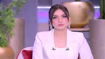 ياسمين عز: متعمليش شعرك بروتين واعملي لجوزك بط بالبرتقال (فيديو)