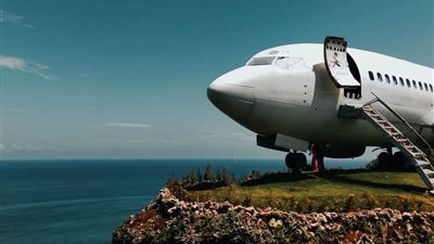 لمحبي المغامرة| «طائرة على شكل فيلا» لقضاء الإجازات (صور)