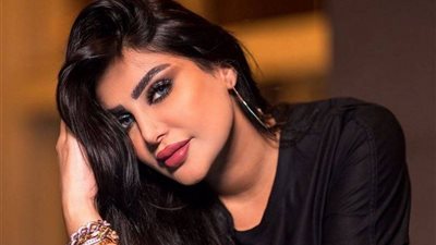 أمل العوضي| من مذيعة متألقة بالتلفزيون إلى صاروخ الدراما الكويتية (فيديو وصور)