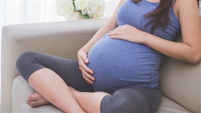 دراسة توضح سبب اشتهاء المرأة الحامل للمخللات والموالح