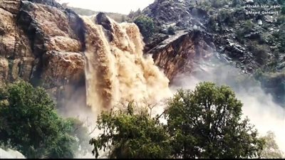 اكتشاف شلالات مياه طبيعية في المدينة المنورة (فيديو)