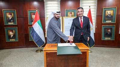 البريد تصدر طابعًا تذكاريًا بمناسبة مرور 50 عامًا على العلاقات المصرية الإماراتية