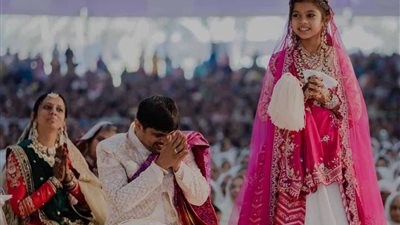 «61 مليون دولار» طفلة عمرها 8 سنوات تتخلى عن ثروتها لتصبح راهبة 