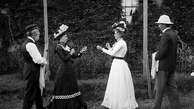 «ليست جميلة فقط» المرأة في العصر الفيكتوري مصارعة قوية