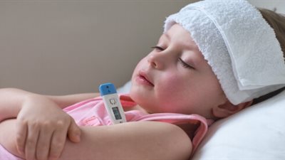 « أسباب  الحمى لدى الأطفال» ومتى تستوجب استشارة الطبيب ؟