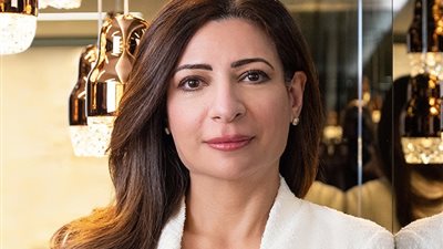 «هناء الرستماني» إماراتية تربعت على عرش أكثر النساء نفوذًا في الوطن العربي