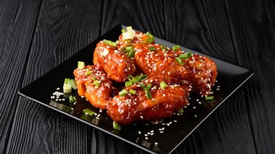 تعرفي على طريقة عمل أجنحة الدجاج على الطريقة الكورية