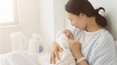 في برنامج «ماما دوت أم» طبيب يكشف خطورة كثرة الولادة على المرأة 