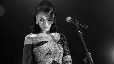 وفاة والد الفنانة مي فاروق بعد صراع مع المرض