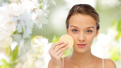 طبيبة تكشف أفضل طرق العناية بالبشرة خلال الشتاء