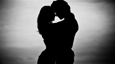 تفسير حلم حضن الميت وبكائه في المنام لابن سيرين