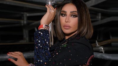 «نشرة هير فاشون» | أحلام بالأسود ومي حلمي بالكاجوال وساندي بإطلالة جريئة