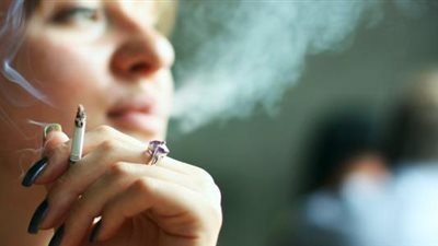 3 طرق طبيعية تساعد المدخنات على تنظيف الرئتين