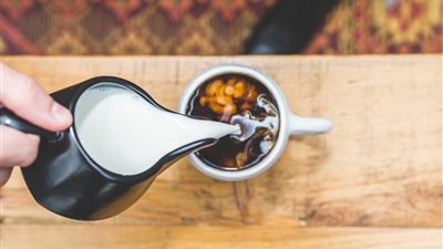 فوائد مذهلة لإضافة الحليب إلى «القهوة السوداء» 